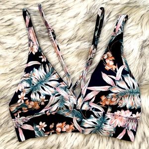 New Balance Evolve Strappy Sports Bra